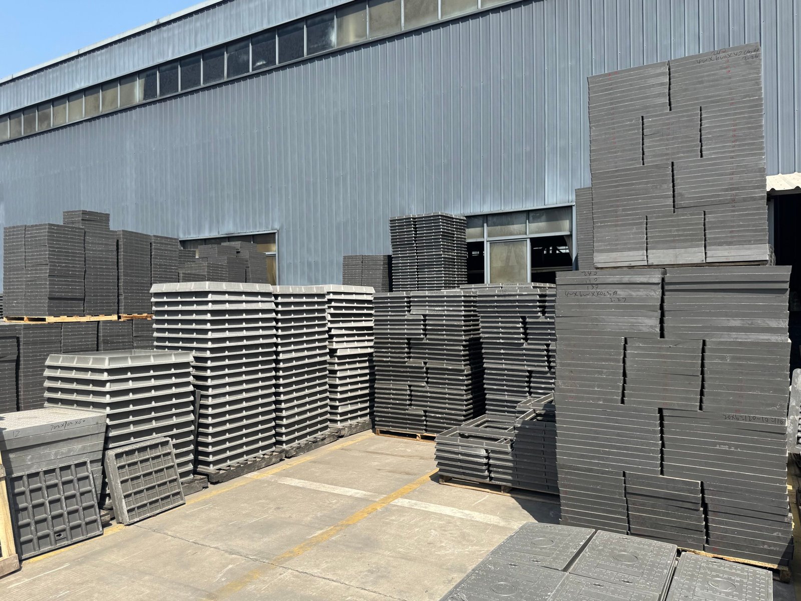 كيف تؤثر شبكات الحديد المطاوع على البيئة والابتكار؟