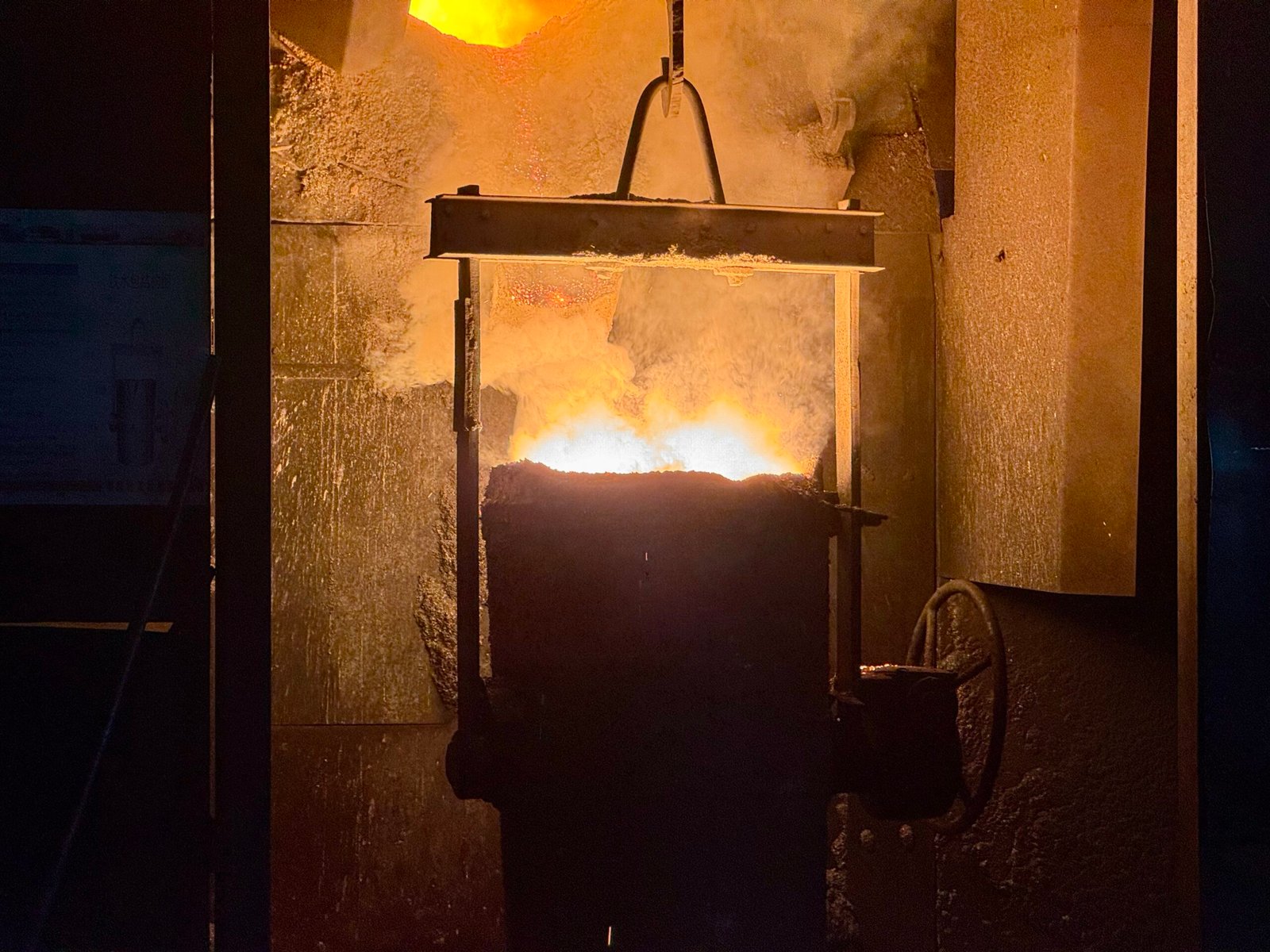 lzbmetal F900 Ductile Iron Manhole Cover Officially Launches: Ushering in a New Era for Ultra-Heavy-Duty Manhole Covers