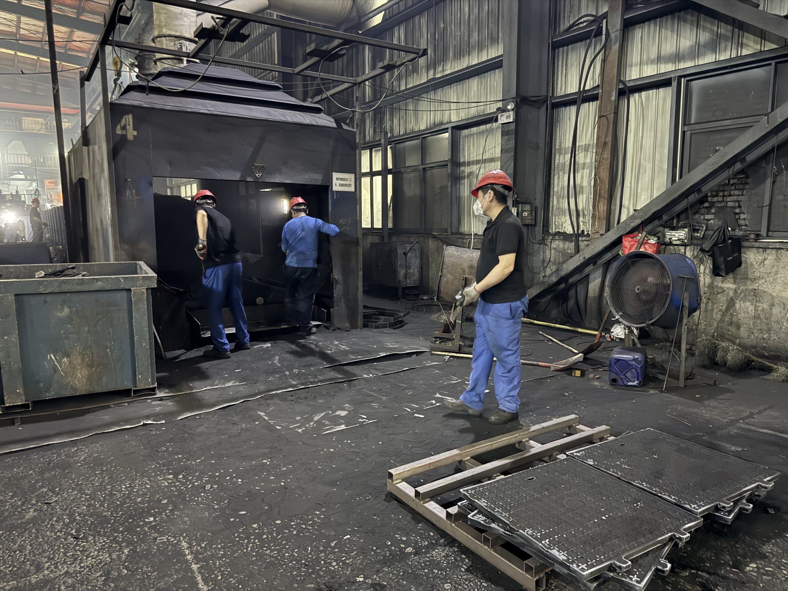 LZB Metal: 100,000-Ton Production Capacity, Forging “Safety Beneath the Feet” for Cities Worldwide
